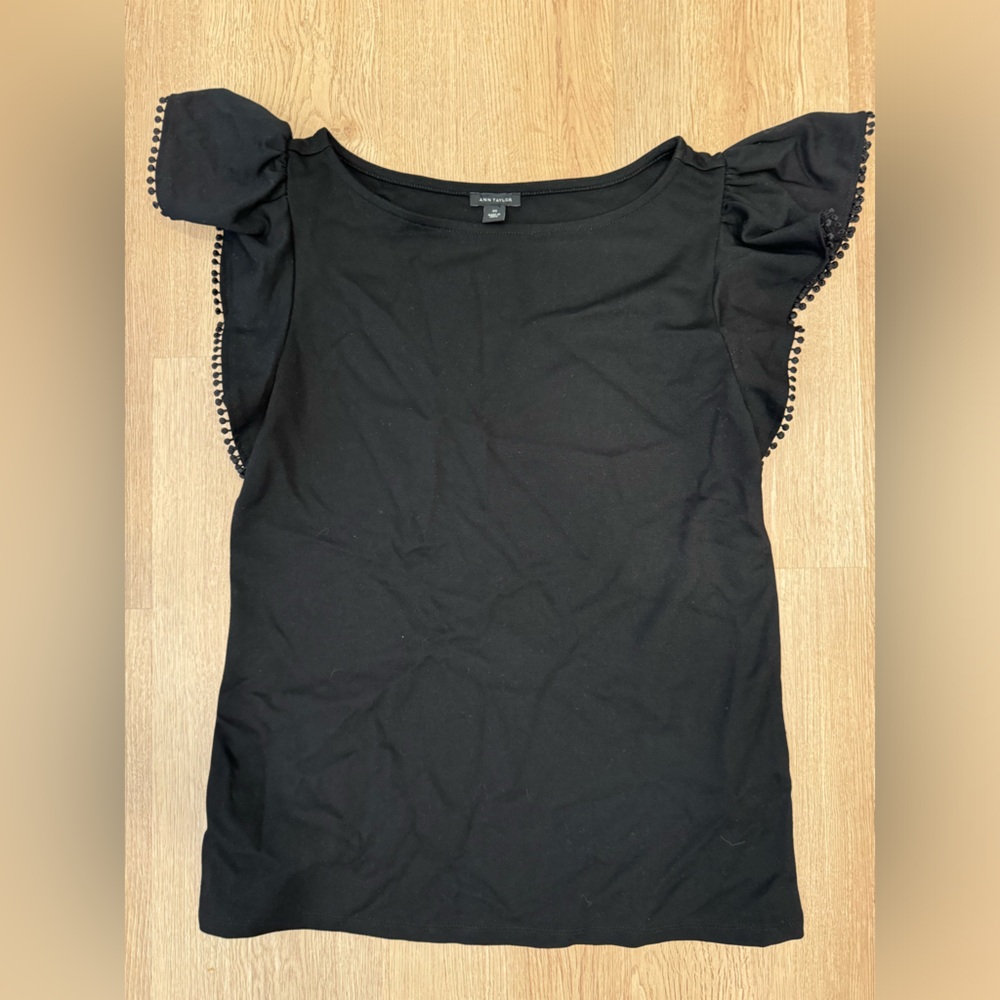 Ann Taylor black boat neck flutter sleeve top size XS
